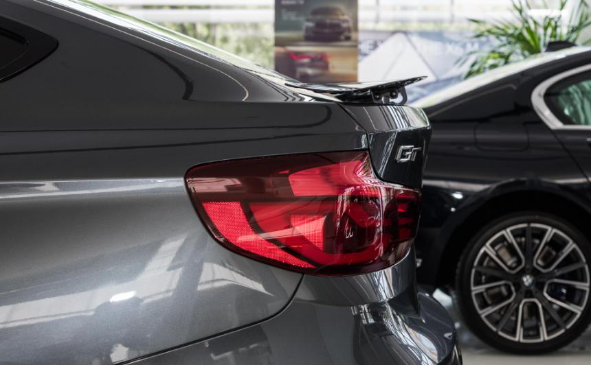 到底选宝马3系还是gt,现款3系值得买吗