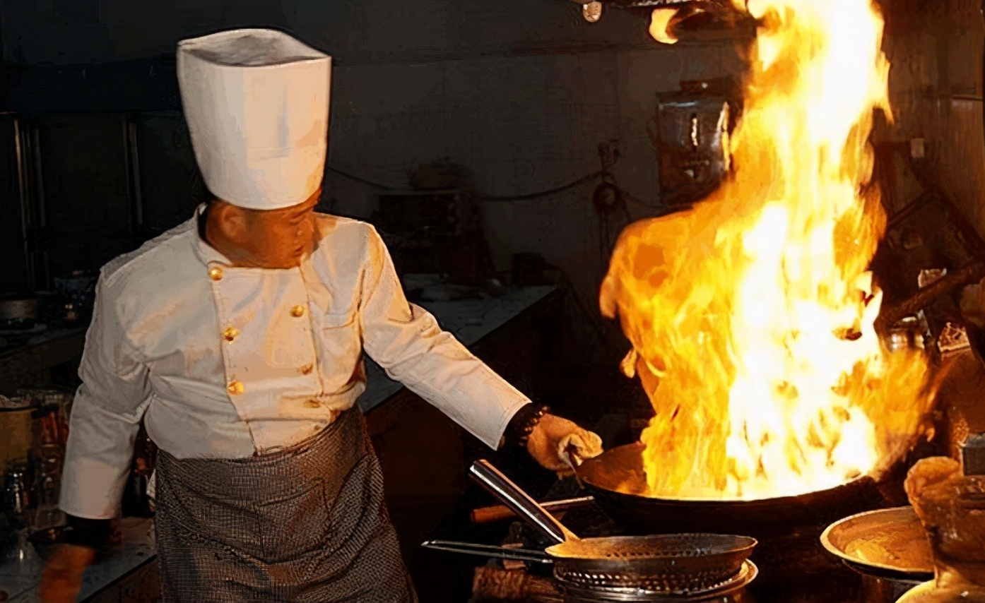 厨师炒菜用什么锅才不粘锅,家用炒菜不粘锅推荐哪种