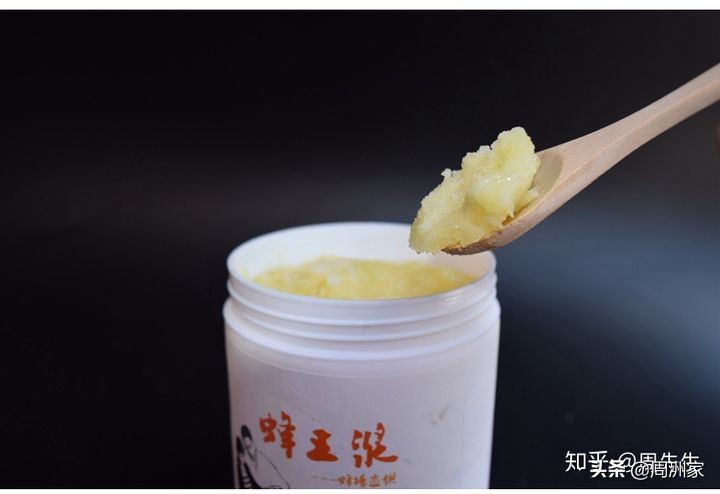 蜂王浆和蜂蜜哪个营养价值高,蜂王浆与蜂蜜的功效区别在哪里