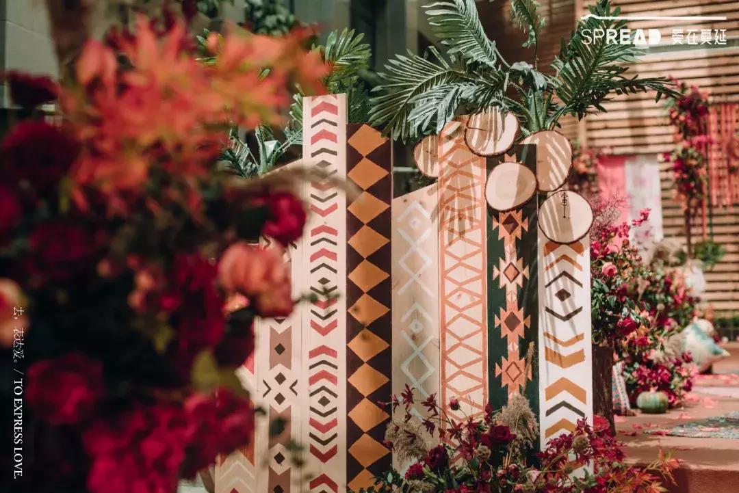 简单而又精致的小型婚礼,如何营造沉浸式婚礼