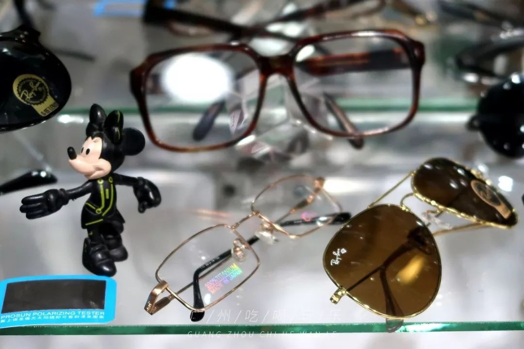 旧货市场机械胶片相机,120块的理光傻瓜胶片相机