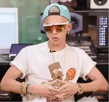 当手串遇上手表,怎么戴才帅气?