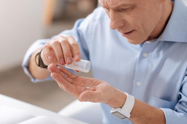 什么牌子的口服甲硝唑好使,几块钱一瓶甲硝唑可以治几种病