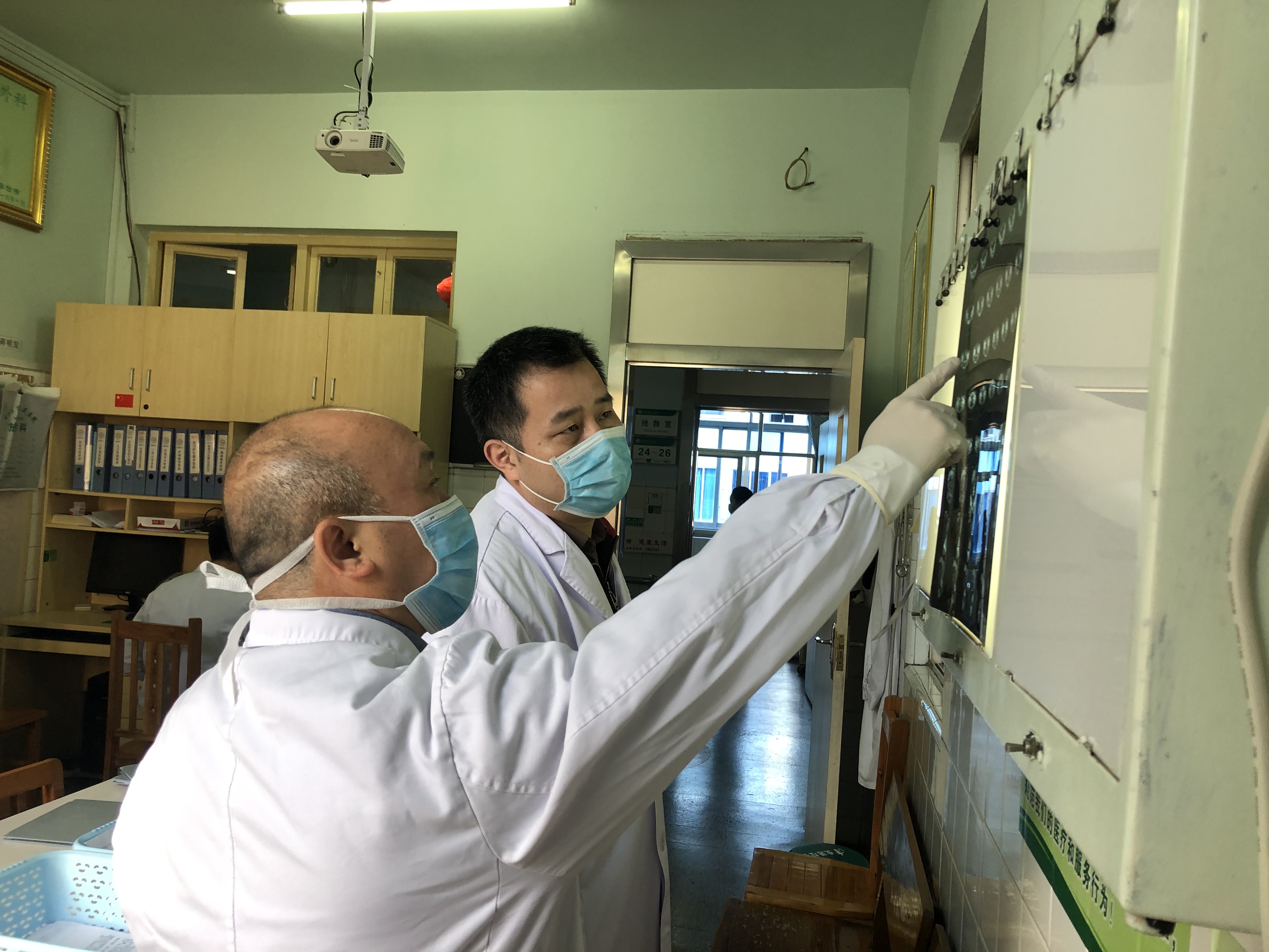 体内取出12800结石,成都五医院肾结石微创取石