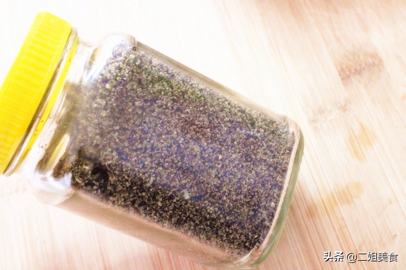 花生黑芝麻白芝麻怎么炒,黑芝麻和米饭一起煮芝麻要炒过吗