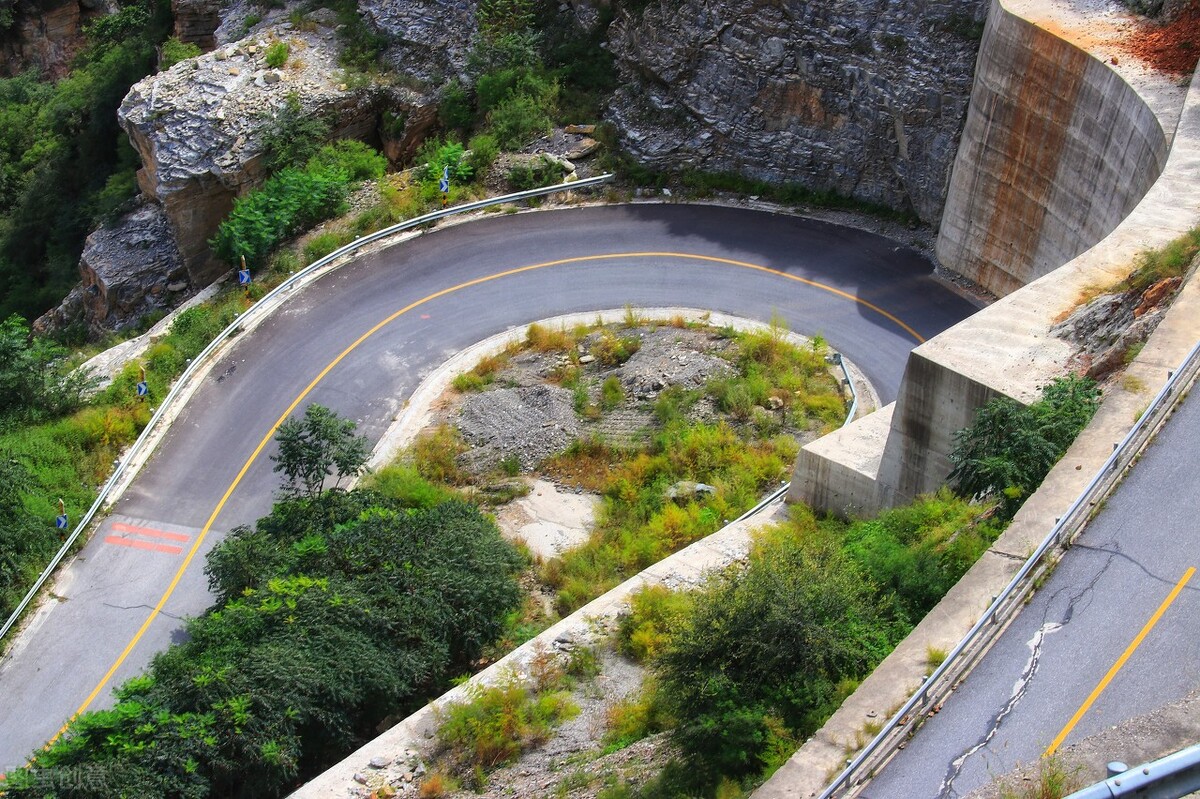 该走的路，一段都不能少，少多少会加倍补多少