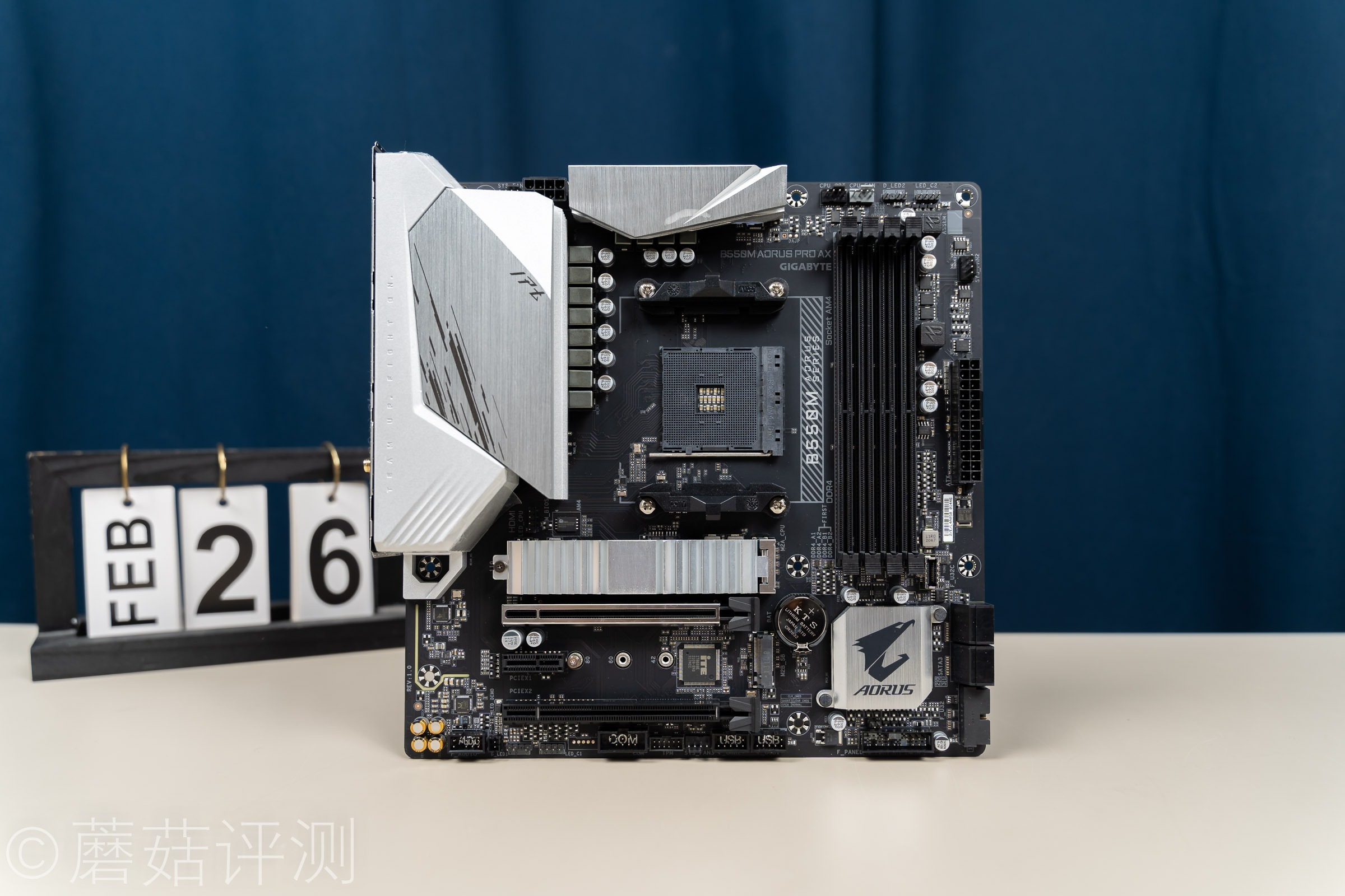 青春回忆系列：期望LPL夺冠，朋友装了台5700G主机玩lol