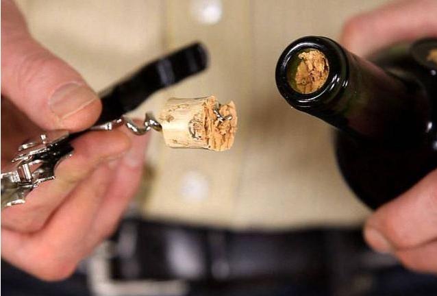 红酒开瓶器断在瓶塞子了怎么办,红酒开瓶塞断了怎么办