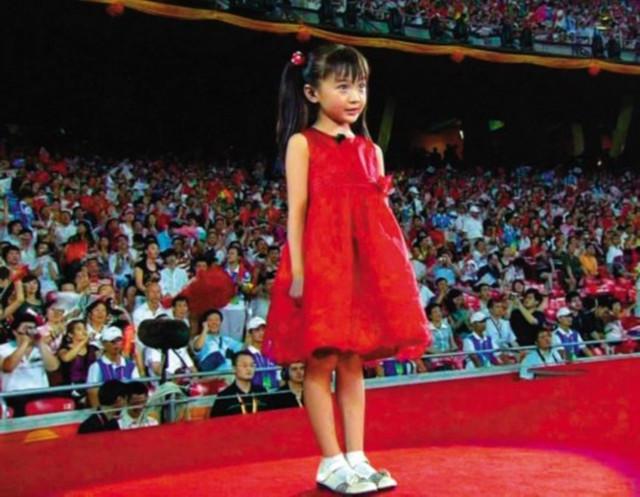 2008假唱事件张艺谋,张艺谋让小女孩假唱事件