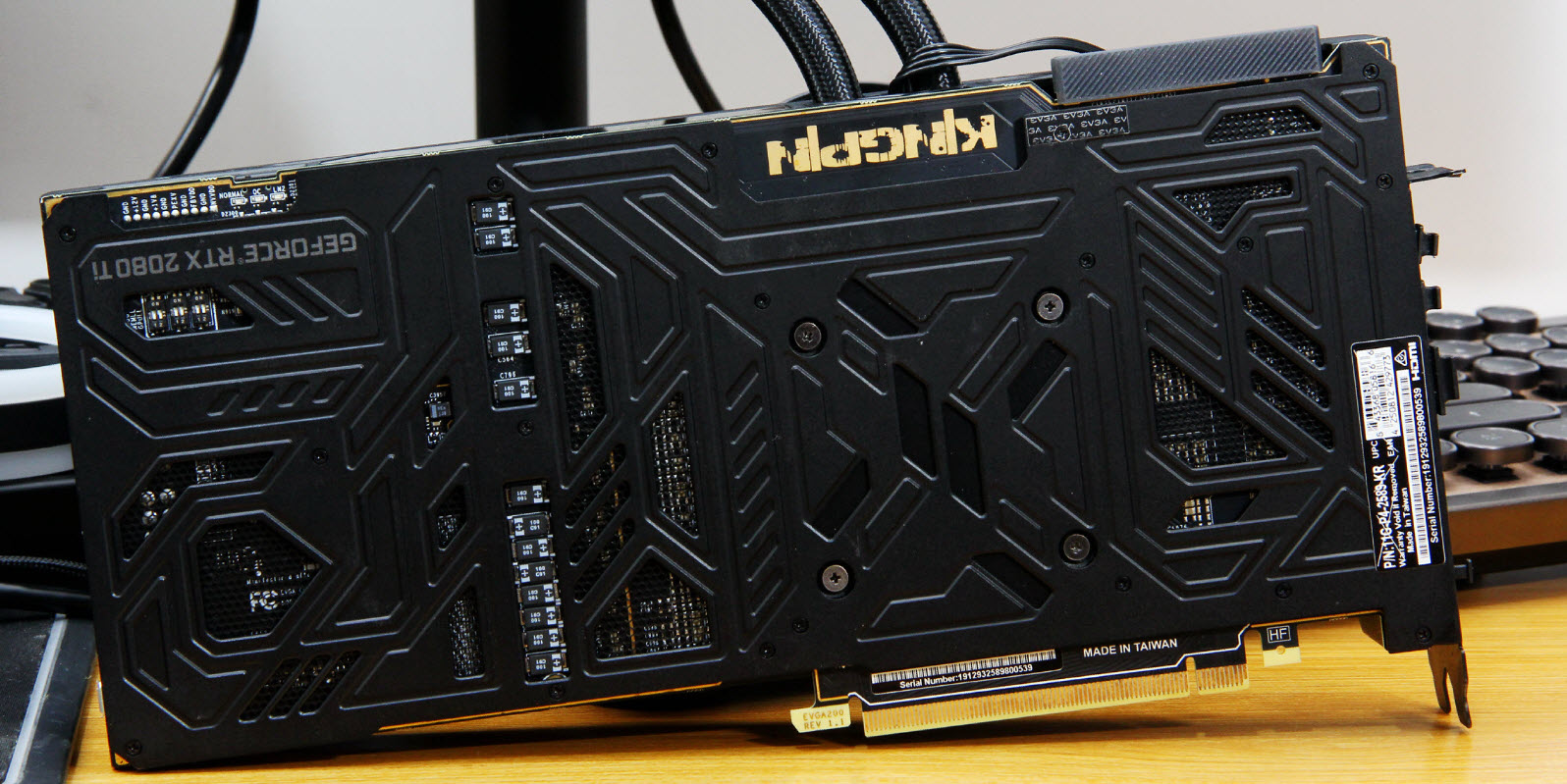 从此泡面伴余生…EVGAKINGPIN卡皇装机实录