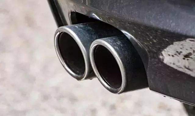 暴雨汽车进水保险赔吗,暴雨天汽车涉水怎么办