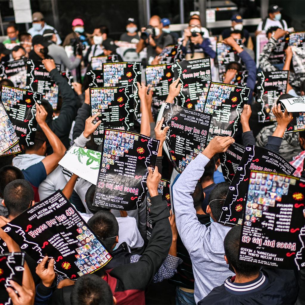 图集|LGBT群体*行游**呼吁尊重同性恋：恐同比病毒更糟