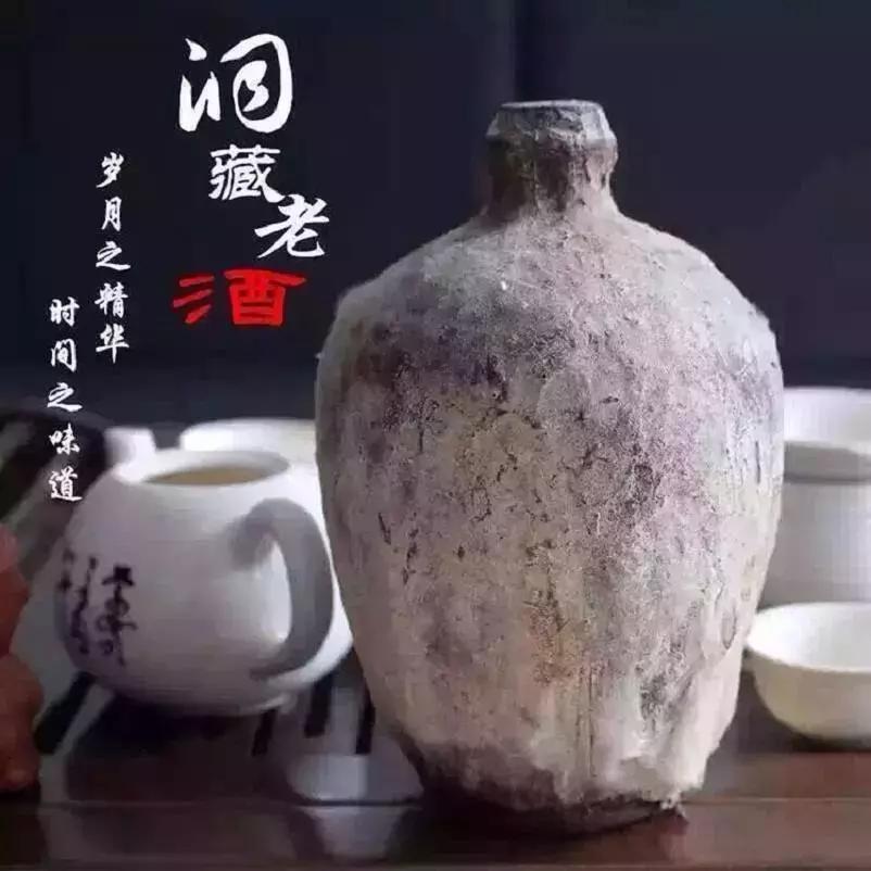 卖假酒害死人的新闻,卖假酒的商家面对记者嚣张