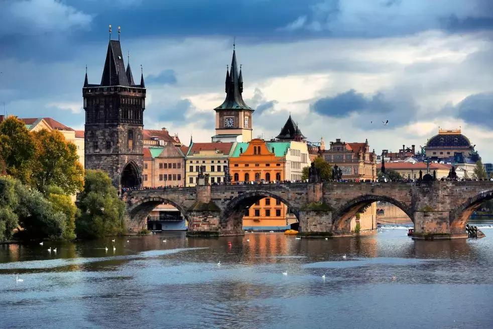 知乎高赞：有哪些适合旅行的国家，听起来高大上其实很经济实惠？