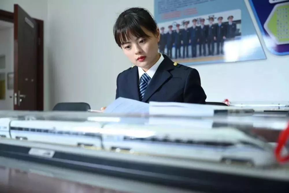 开高铁是在干嘛,开高铁是什么感觉