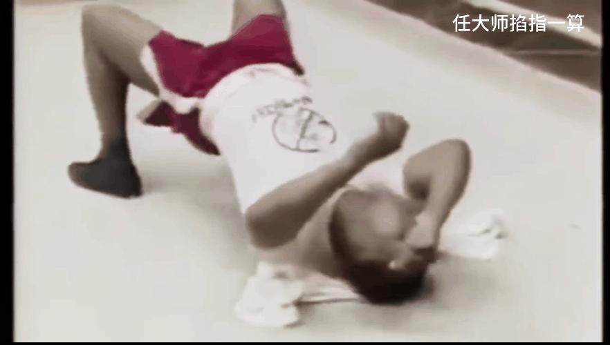 泰森的颈桥动作,泰森是如何锻炼肌肉的