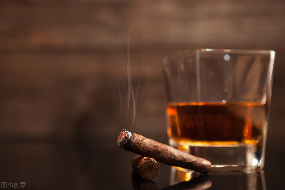 55岁老人突发脑梗要注意哪3点,50岁男士预防脑梗吃什么药