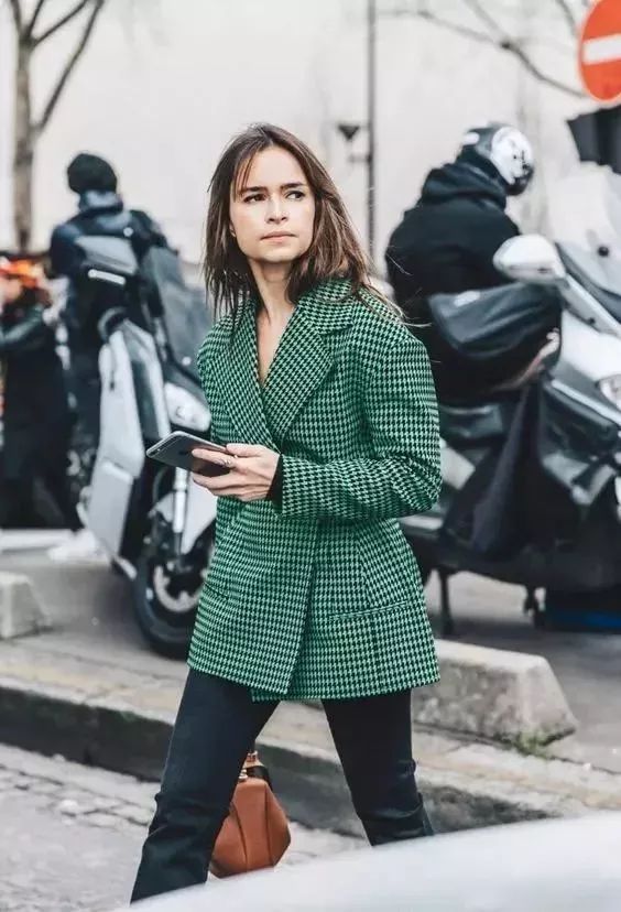 秋冬大衣廓形怎么选择好看,大衣买对版型才是时髦的关键