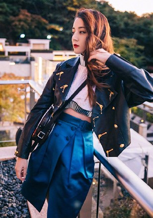 复工出行GET帅气皮衣造型！热巴复古、千玺男友风、娜比休闲风