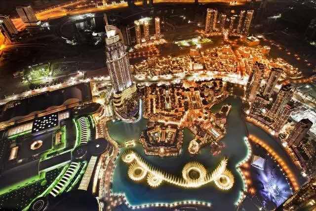 迪拜街头捡到一辆豪车,迪拜豪车坟场里的废弃豪车