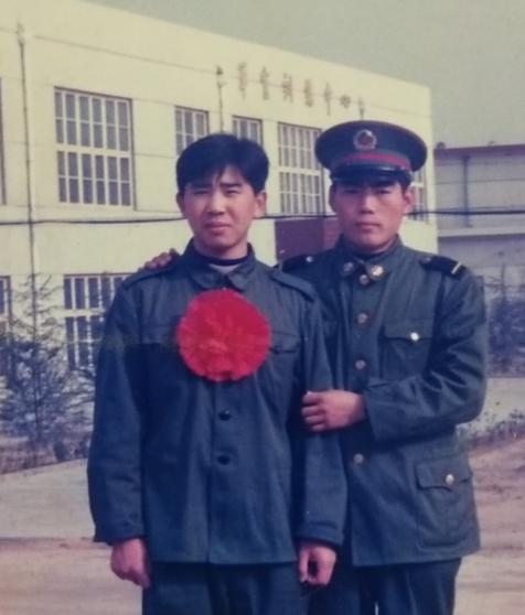 两个老战友找到了当年的老班长,老兵寻找30年前的老班长