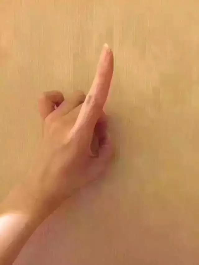 新疆舞蹈基本动作手势,中国舞蹈基本功连串视频