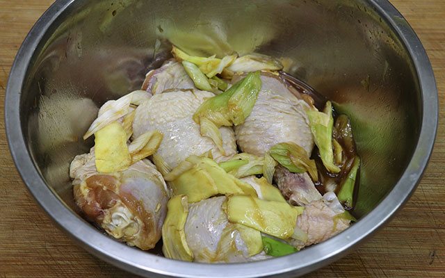 如何在家做外酥里嫩的炸鸡腿,教你做香酥炸鸡腿外皮酥脆