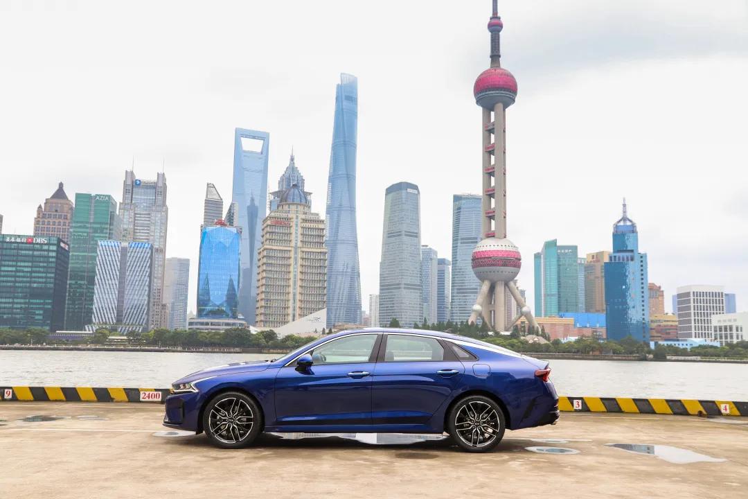 起亚k5凯酷对比雪佛兰迈锐宝xl,全新起亚k5凯酷2023款1.6t