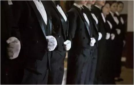 童话变现实！魔都宇宙级城堡婚礼，比爱丽丝仙境还美！