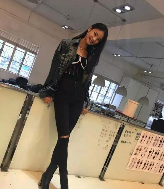 王艺维密走秀照片2017,王艺上海维密秀服装