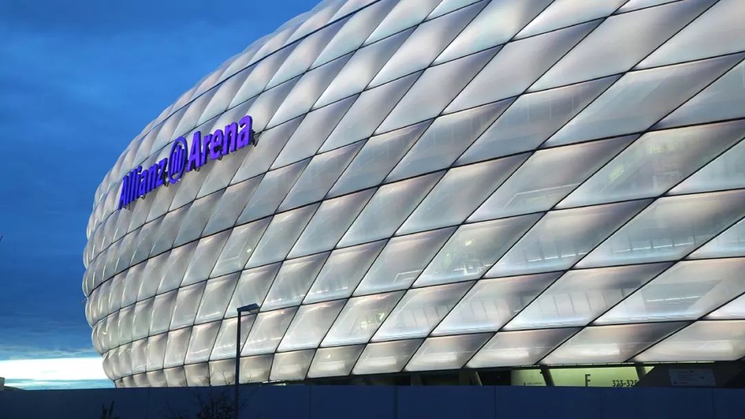 国足让你伤心？不知道这些大师设计的未来派足球场看过了风水没