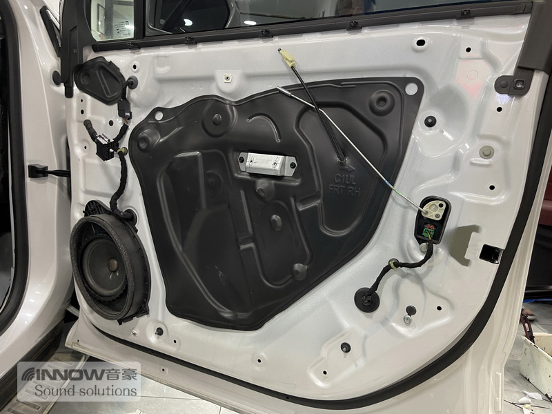 凯迪拉克xt5音响改装dj震撼效果,凯迪拉克xt5bose汽车音响