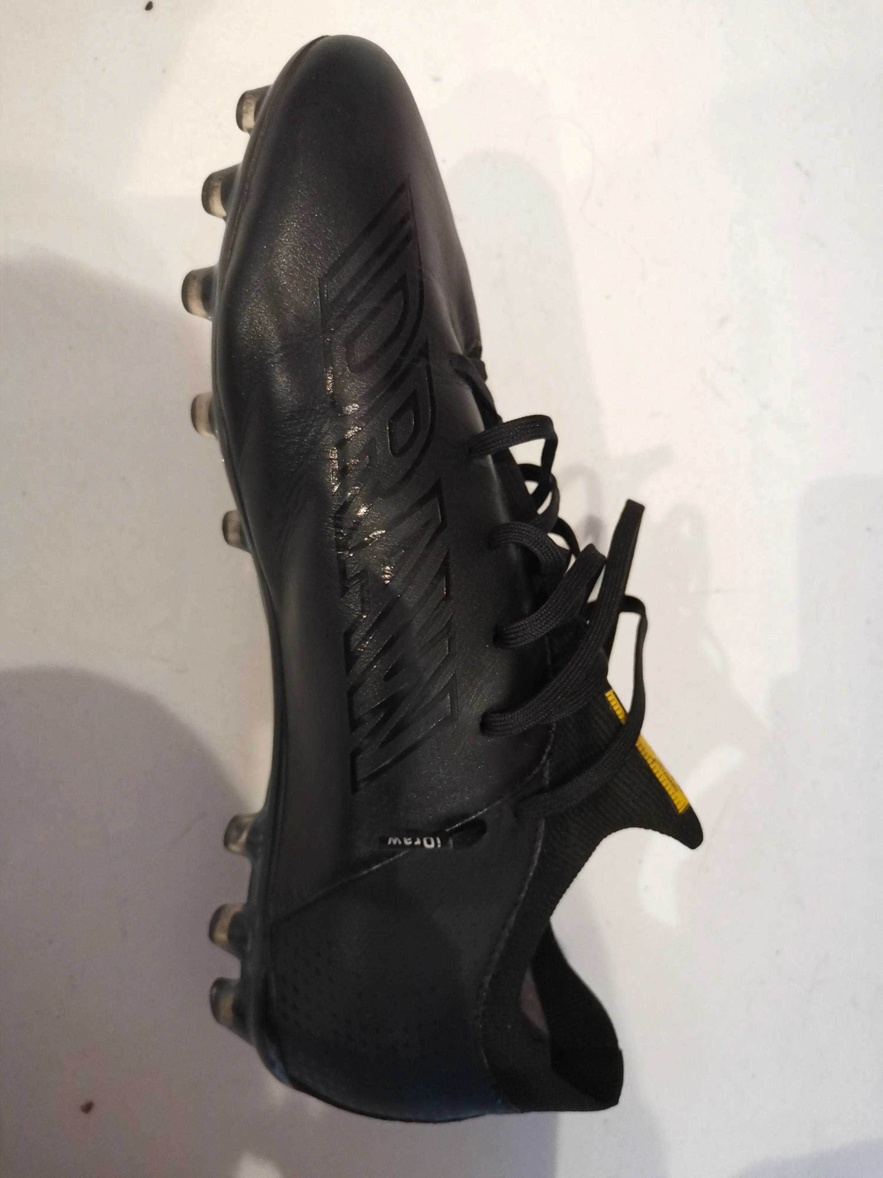 idraw足球鞋测评,支持国货跑步鞋