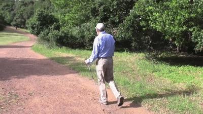 户外登山用几个登山杖,户外运动登山知识大全