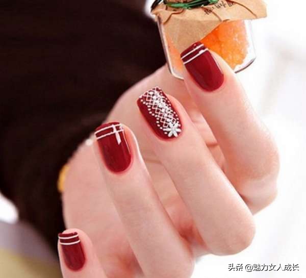 初学美甲步骤及教程,美甲教程入门零基础学自己做美甲