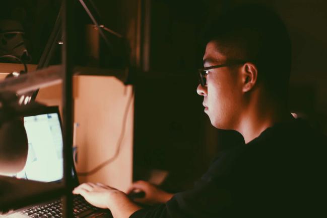 头皮长小疙瘩抠破有脓怎么办,头皮长了个疙瘩破了怎么办