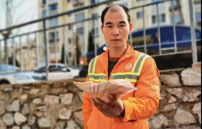 大风刮来钱?还真发生在大连