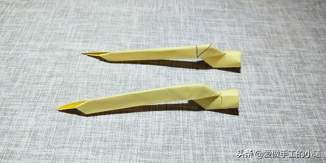 最简单的折纸金刚狼爪教程,用折纸折金刚狼爪