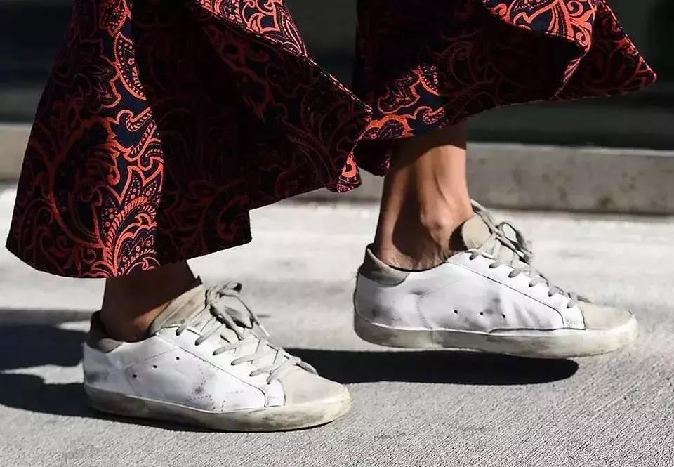 5900元买的“脏脏鞋”，洗衣店洗完“不脏了”