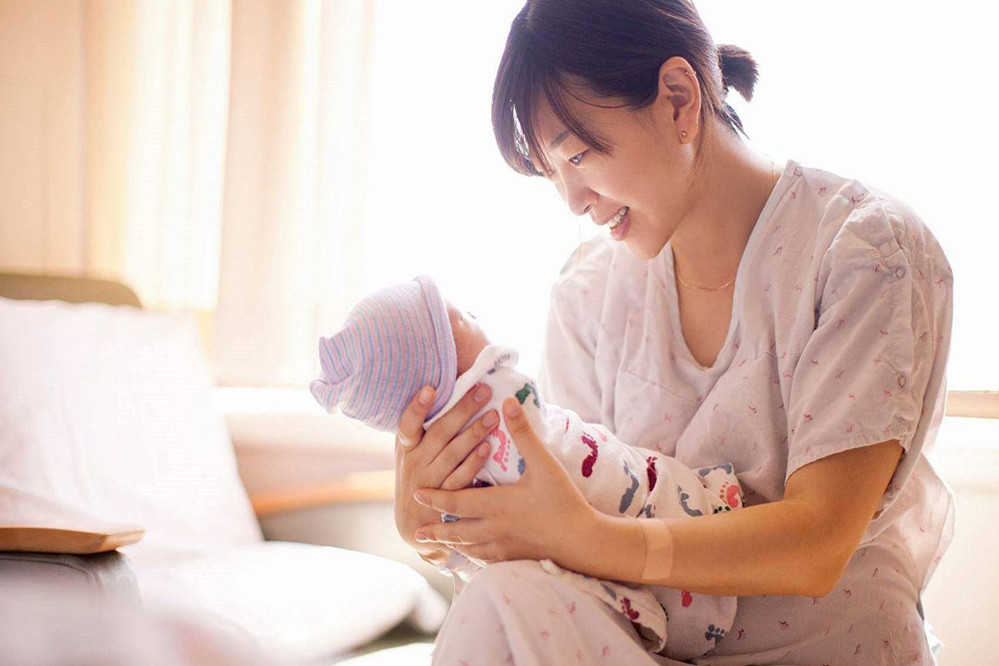 产妇坐月子容易出汗怎么办,产后坐月子容易出汗是什么原因