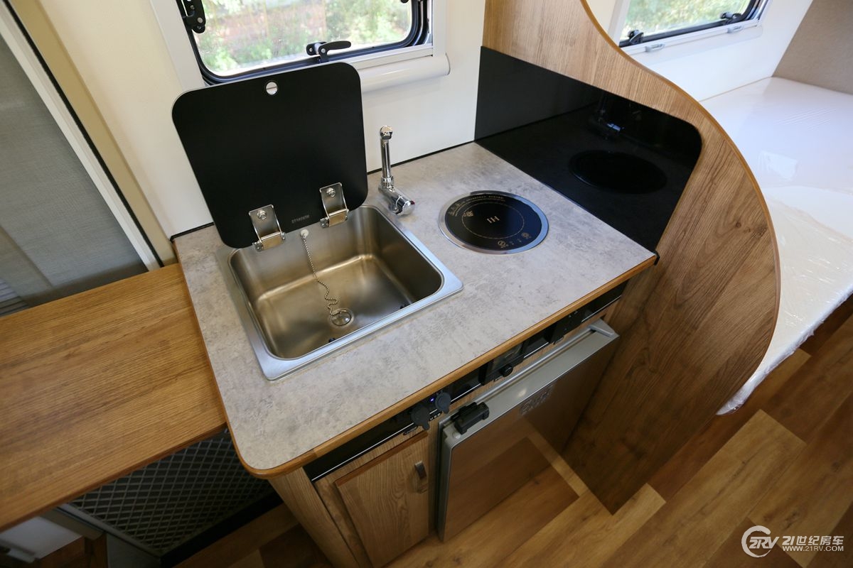 20万左右轻卡房车和c型房车,房车推荐15万到20万c型新能源房车