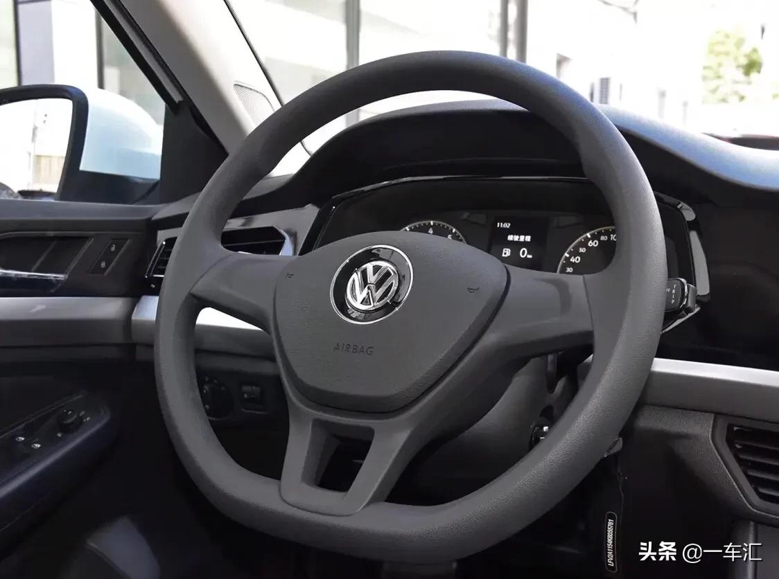 宝来2021款1.5l手动时尚型落地价,手动挡大众老宝来二手车