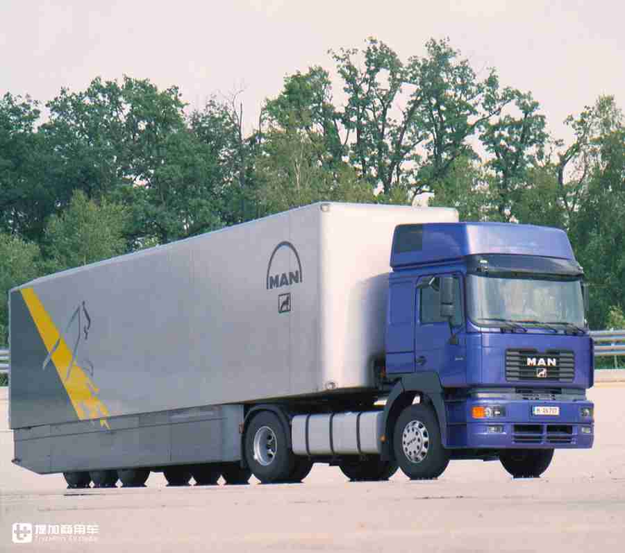 偶遇香港进口卡车,德龙f3000和f3000加强版的区别