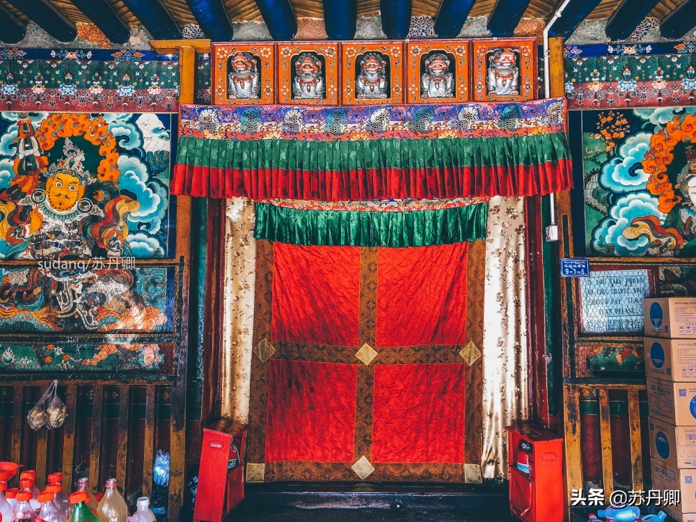 拉萨最隐秘的古寺:与大昭寺一墙之隔,允许拍照,收费10元