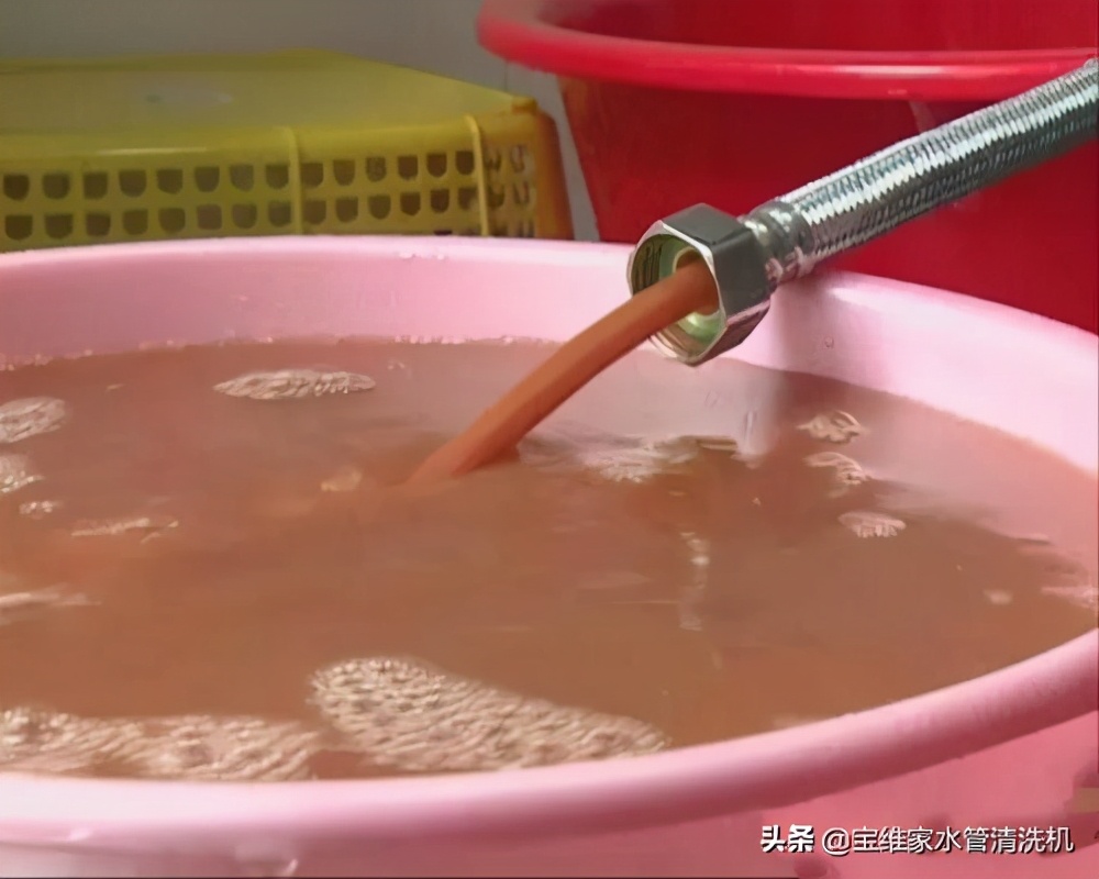 你知道热水器里为什么会产生污垢吗？