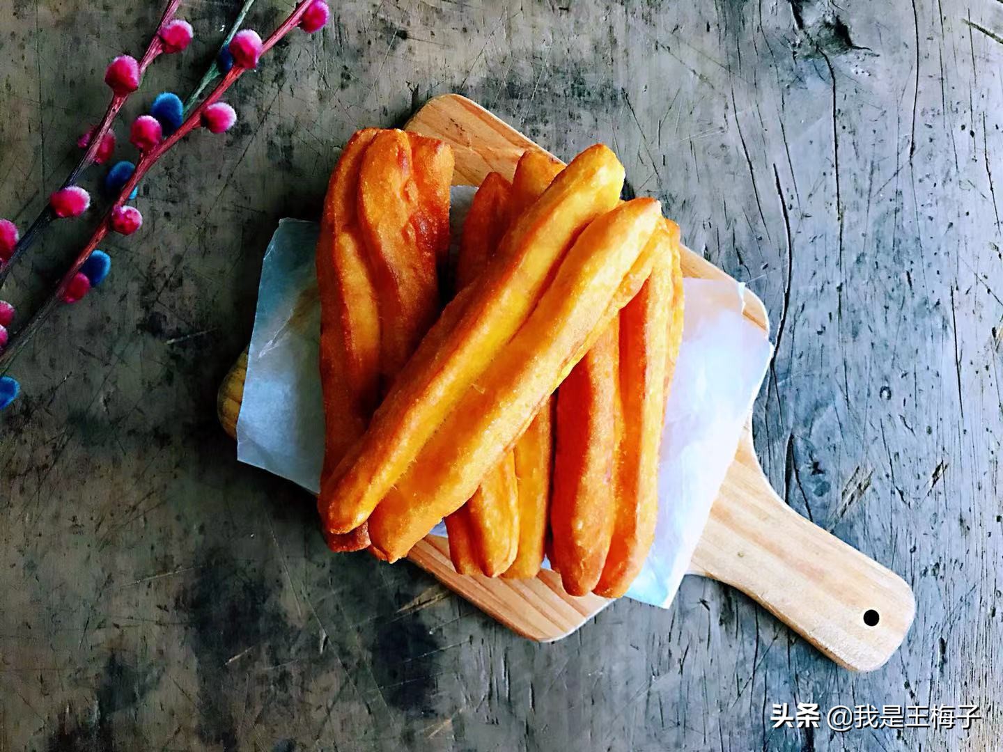 油条蓬松剂炸油条的方法,蓬松酥脆的油条都用什么配方