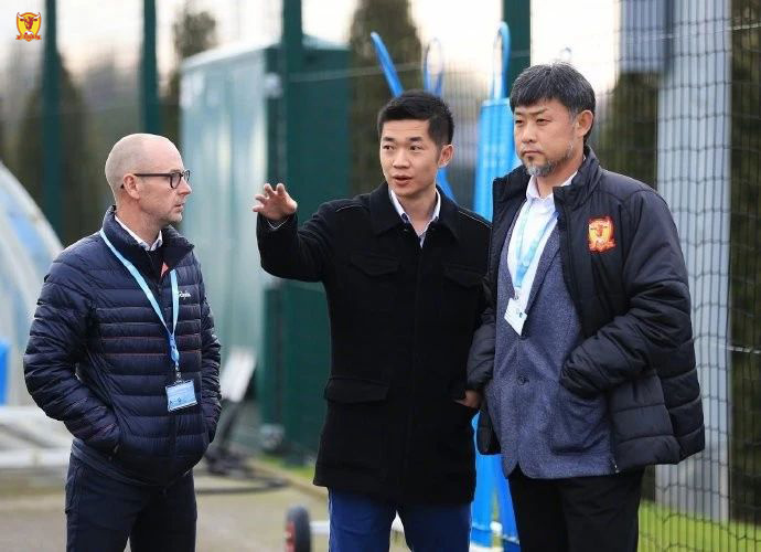 球员李玮锋现状,广州足球队最新消息李玮锋