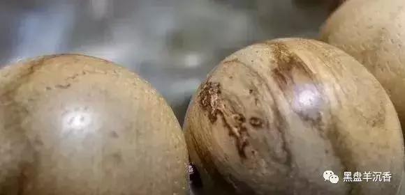 沉香桶珠开裂怎么办,沉香开裂有锈还值钱吗