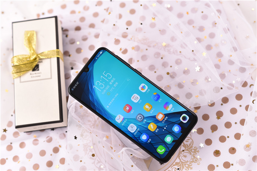 骁龙710手机vivo第一款全面屏,vivox27710处理器