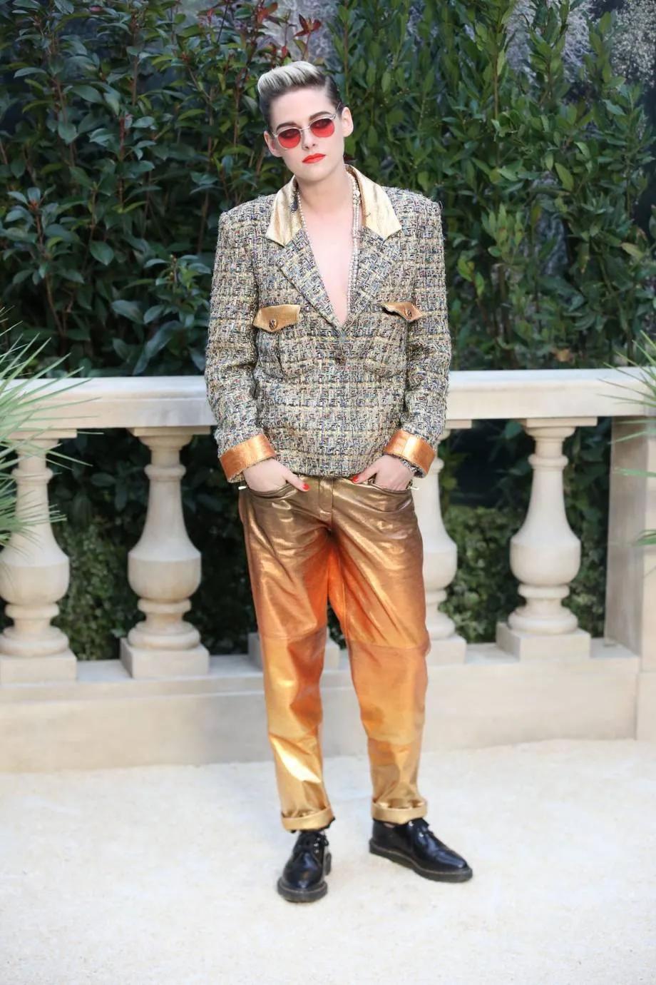 克里斯汀·斯图尔特,KristenStewart的粗花呢连衣裙变身